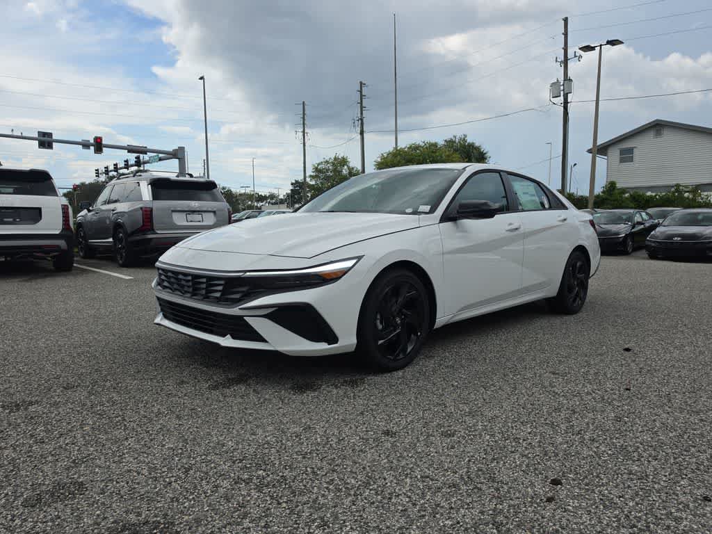 New 2026 Hyundai Elantra SEL Sport FWD image 2