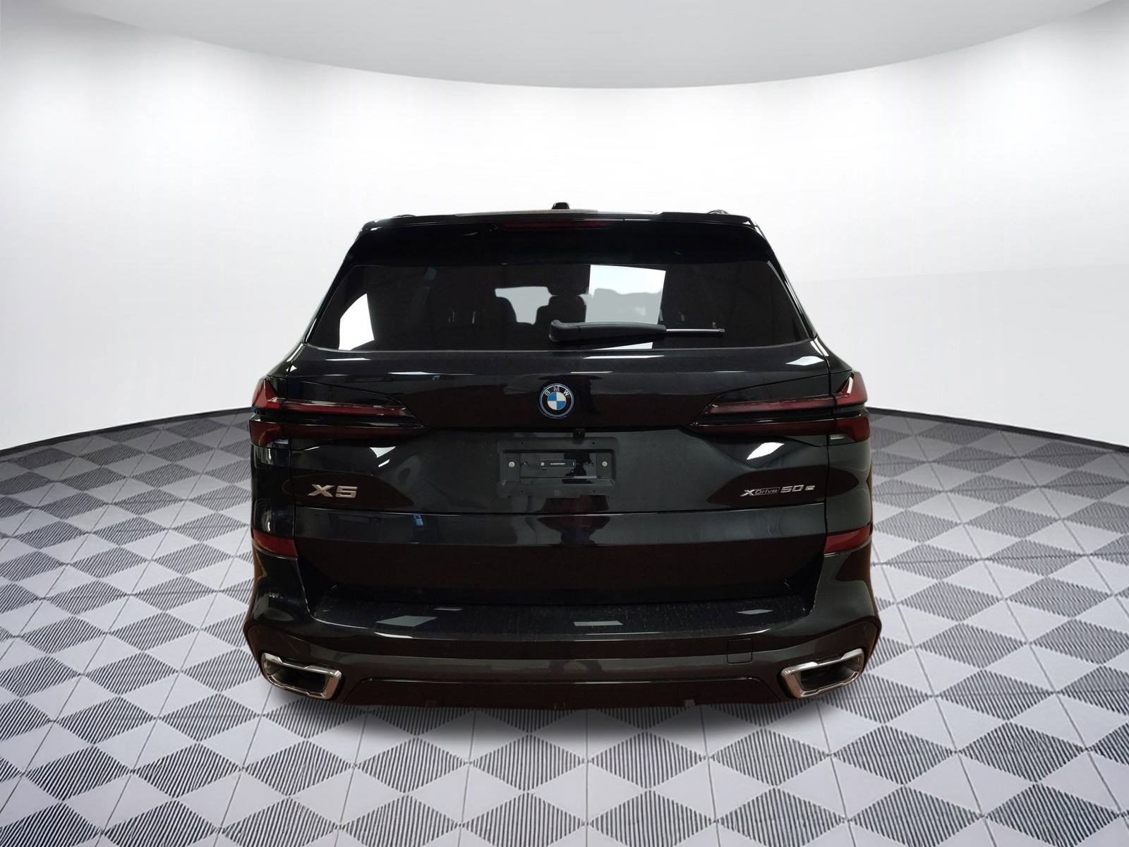 New 2026 BMW X5 xDrive50e w/ M Sport Package image 9