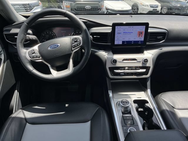 Used 2024 Ford Explorer XLT w/ Equipment Group 202A AWD/4WD image 18