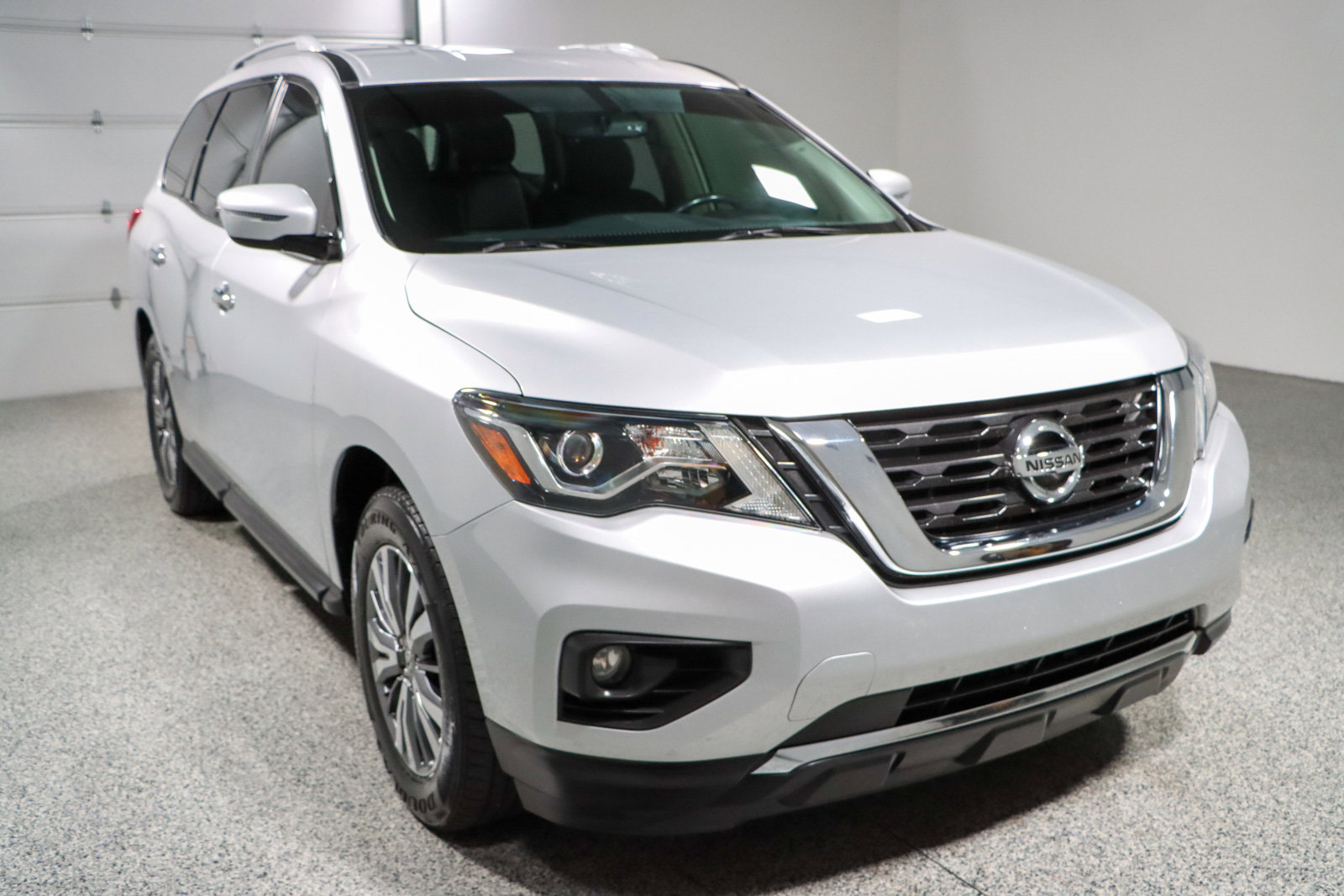 Used 2019 Nissan Pathfinder SV image 5