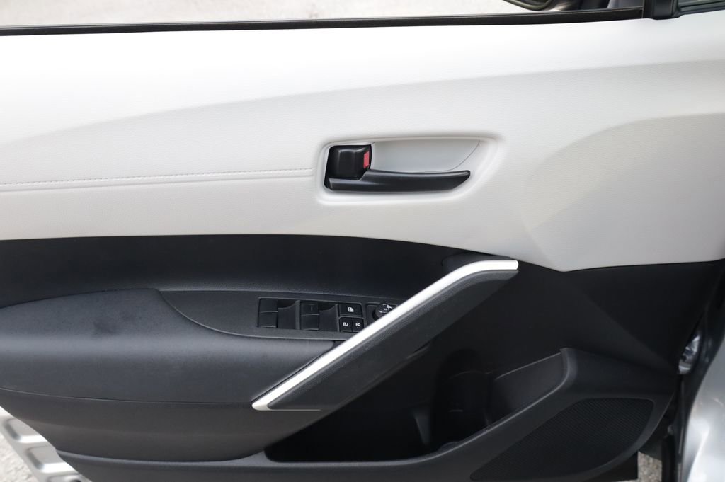 Used 2023 Toyota Corolla Cross LE image 28