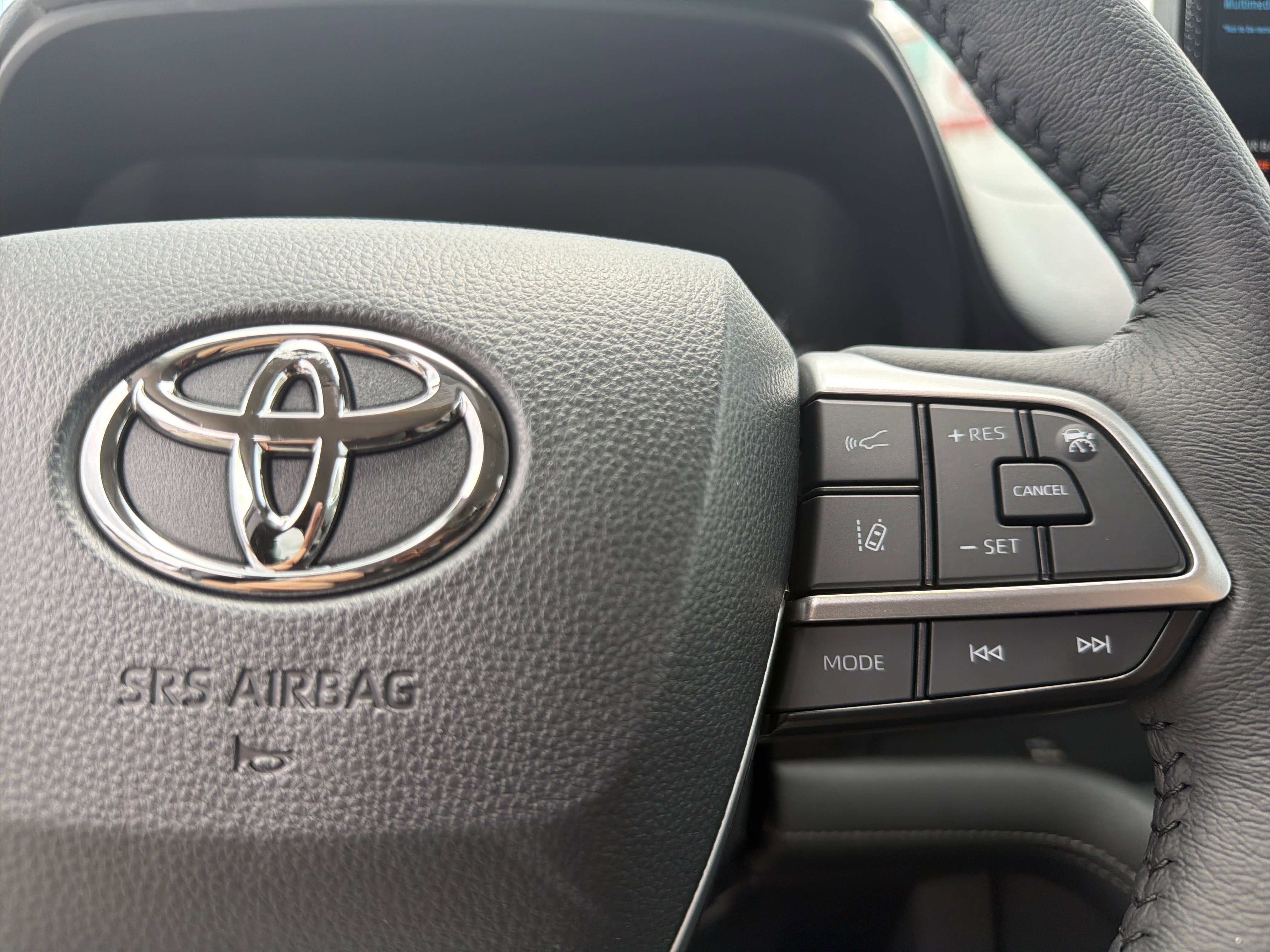 New 2026 Toyota Sienna XLE AWD/4WD image 27