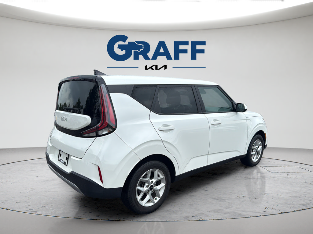 Used 2024 Kia Soul LX w/ Option Group 015 FWD image 8