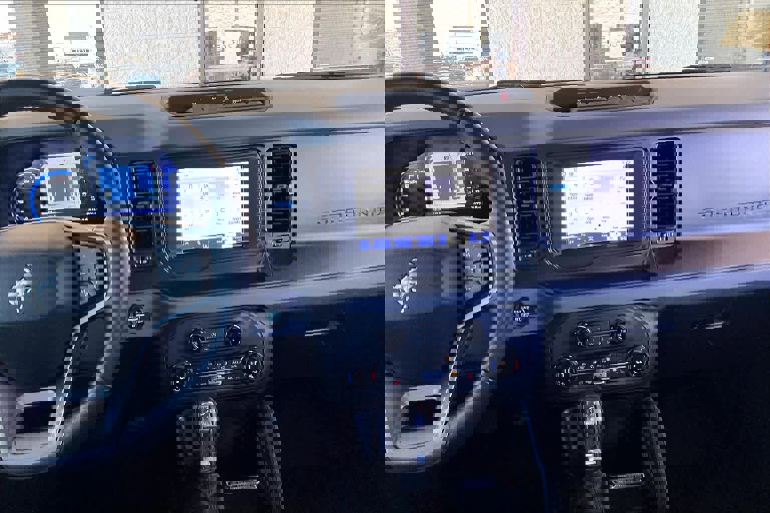 Used 2023 Ford Bronco Black Diamond w/ Sasquatch Package image 6