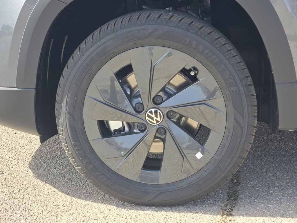 New 2026 Volkswagen Taos S image 9