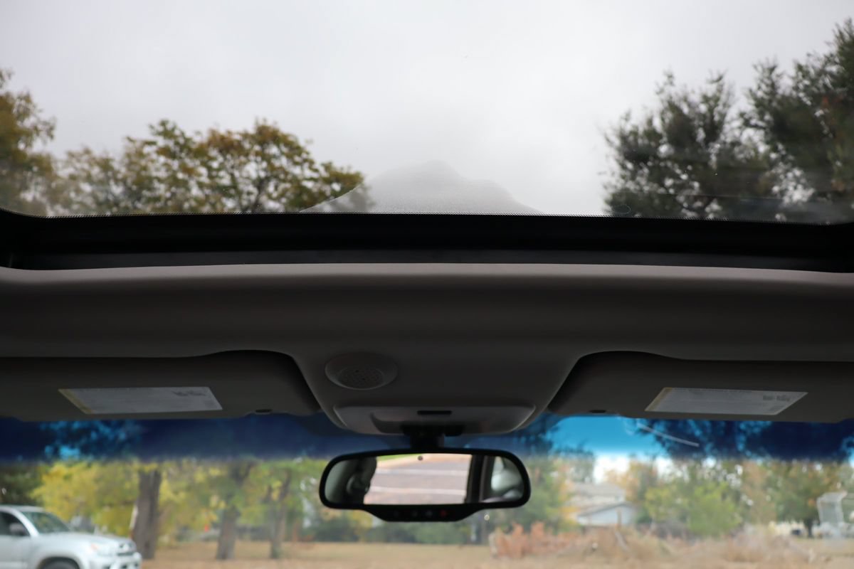 Used 2013 Chevrolet Impala LTZ FWD image 28