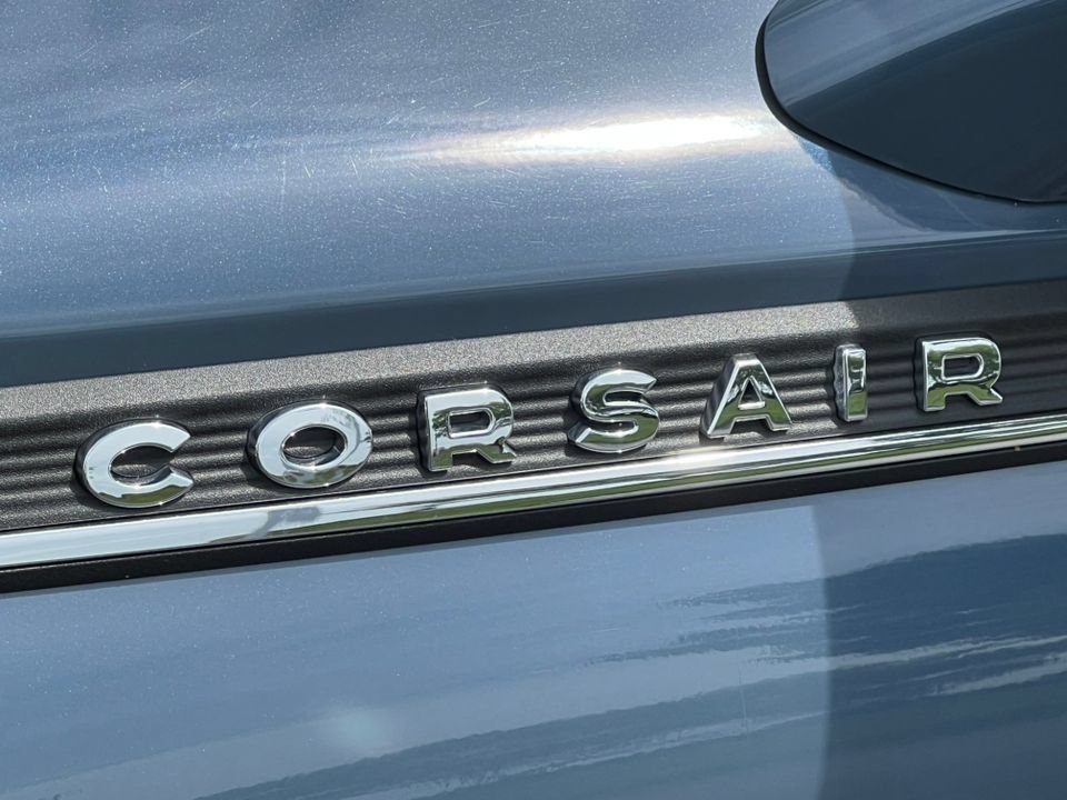Used 2023 Lincoln Corsair AWD w/ Equipment Group 101A image 2