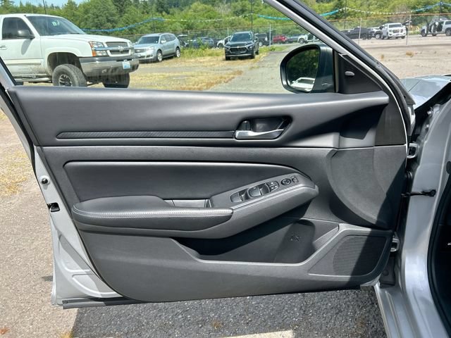 Used 2024 Nissan Altima 2.5 SV FWD image 20