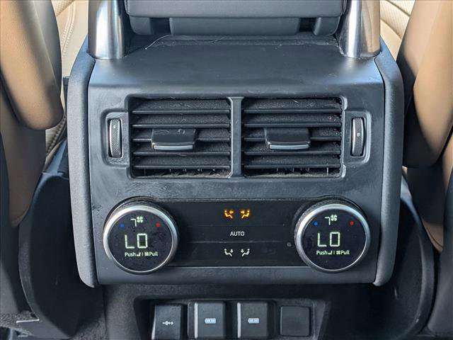 Used 2023 Land Rover Discovery HSE R-Dynamic AWD/4WD image 17