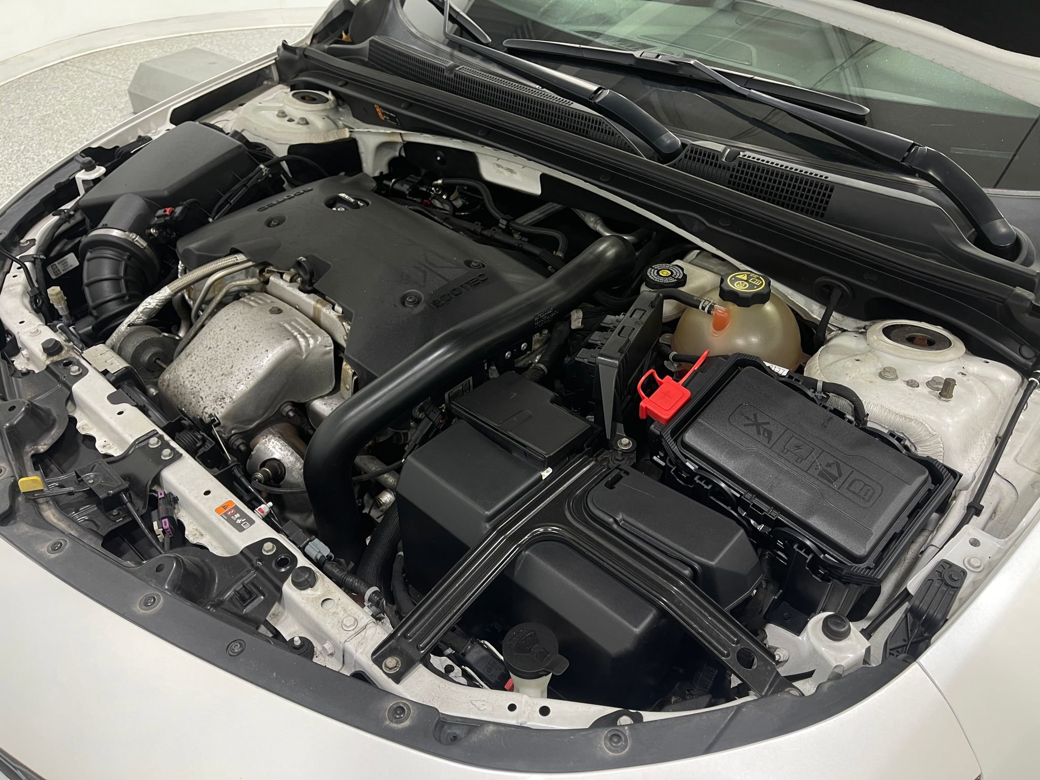 Used 2017 Chevrolet Malibu Premier w/ Premier Sun and Wheel Package image 28