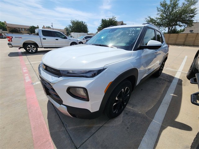 Used 2023 Chevrolet TrailBlazer LT w/ Convenience Package FWD image 3