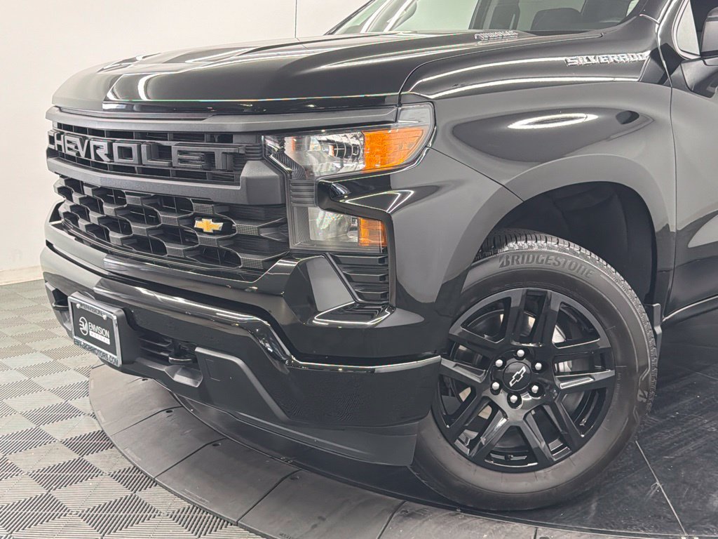 Used 2025 Chevrolet Silverado 1500 Custom RWD image 4