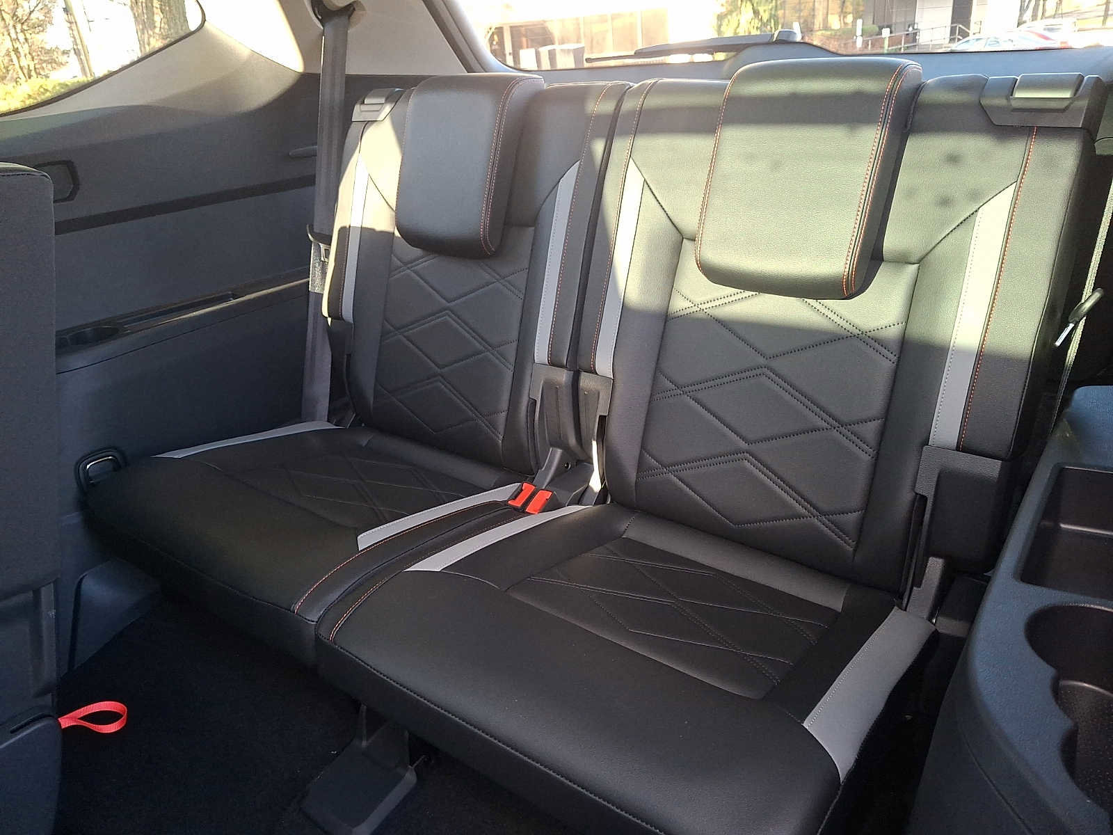 Used 2025 Volkswagen Atlas Peak Edition SE AWD/4WD image 10