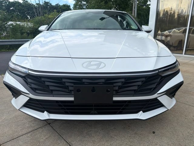 Used 2024 Hyundai Elantra SEL FWD image 3