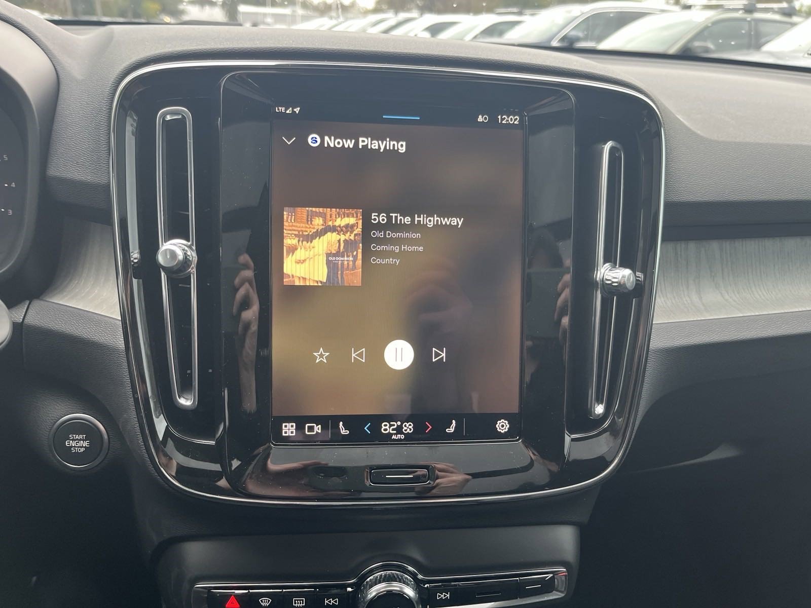 Certified 2025 Volvo XC40 B5 Core w/ Protection Package Premier image 23