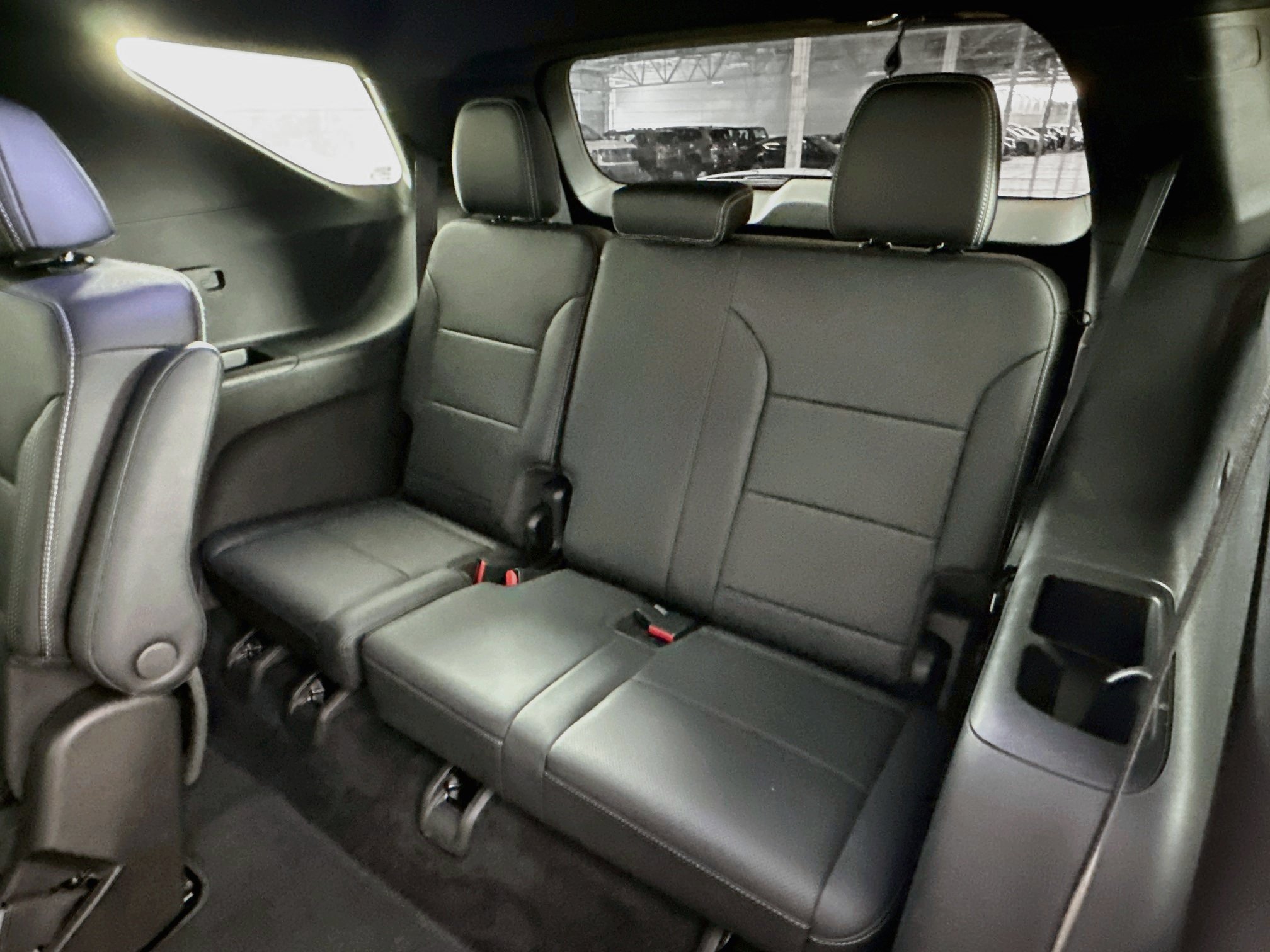 Used 2026 Chevrolet Traverse LT FWD image 29