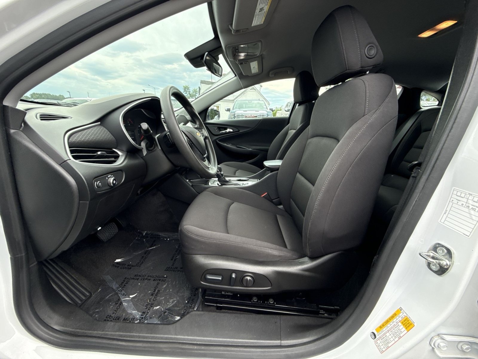 Used 2024 Chevrolet Malibu LT FWD image 13