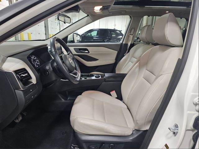 Used 2023 Nissan Rogue SV w/ SV Premium Package image 7