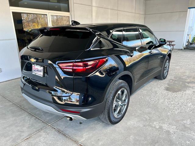 Used 2025 Chevrolet Blazer LT AWD/4WD image 6