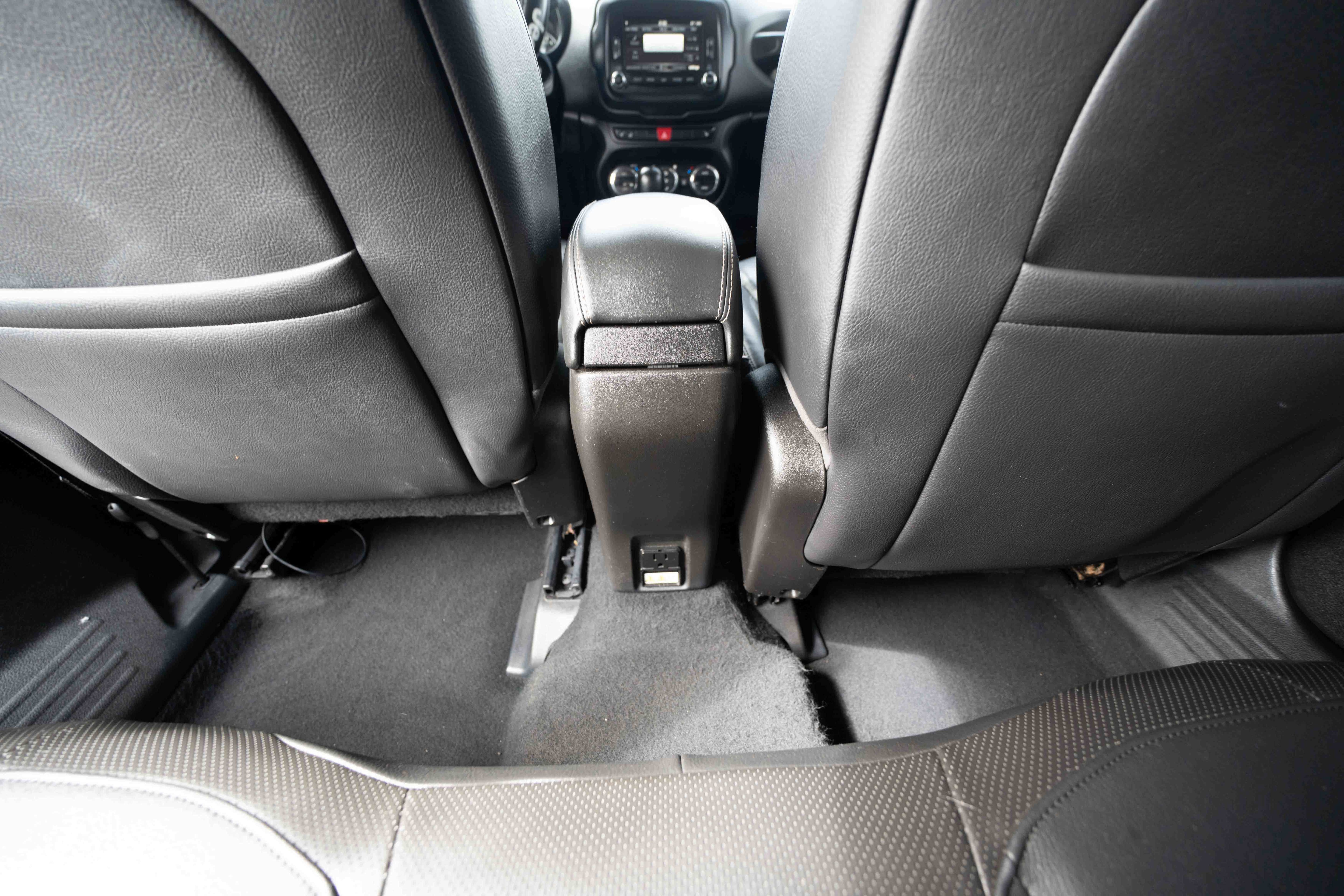 Used 2017 Jeep Renegade Limited image 22