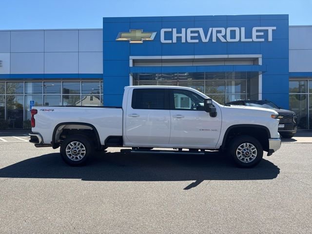 Used 2025 Chevrolet Silverado 2500 LT w/ Convenience Package AWD/4WD image 5