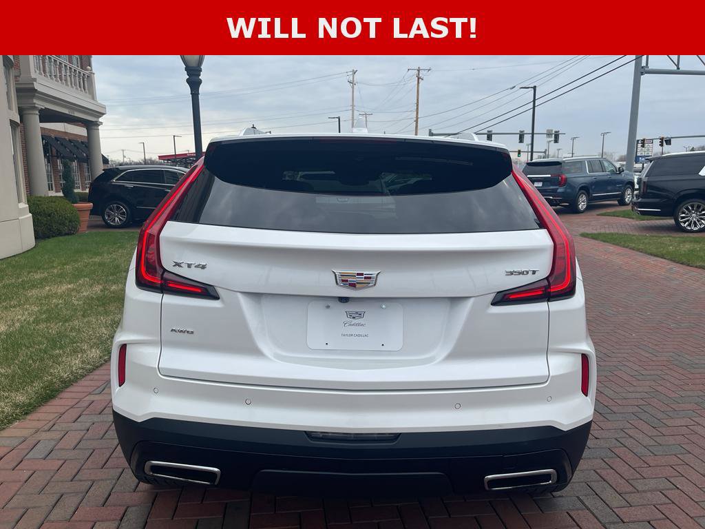 Used 2024 Cadillac XT4 Premium Luxury image 9