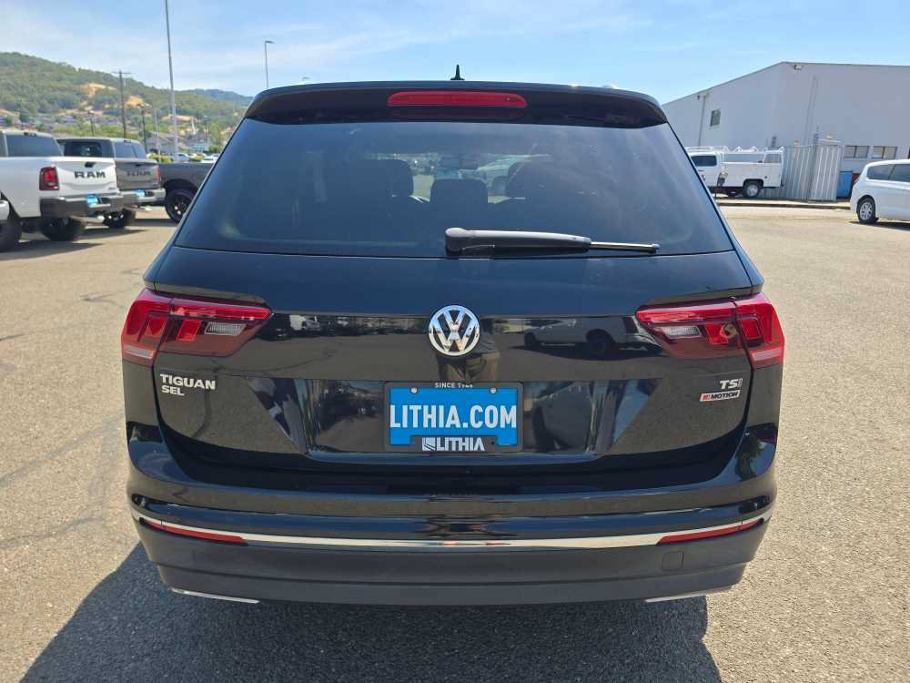 Used 2018 Volkswagen Tiguan SEL AWD/4WD image 4