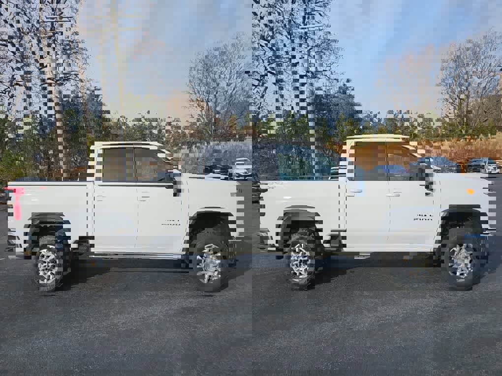 Used 2024 Chevrolet Silverado 2500 LT image 2