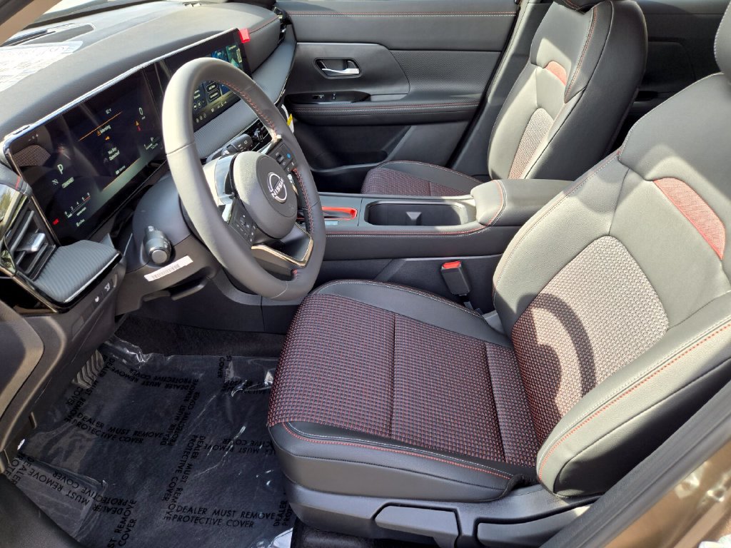 New 2026 Nissan Kicks SR w/ Cold Weather Package FWD image 6