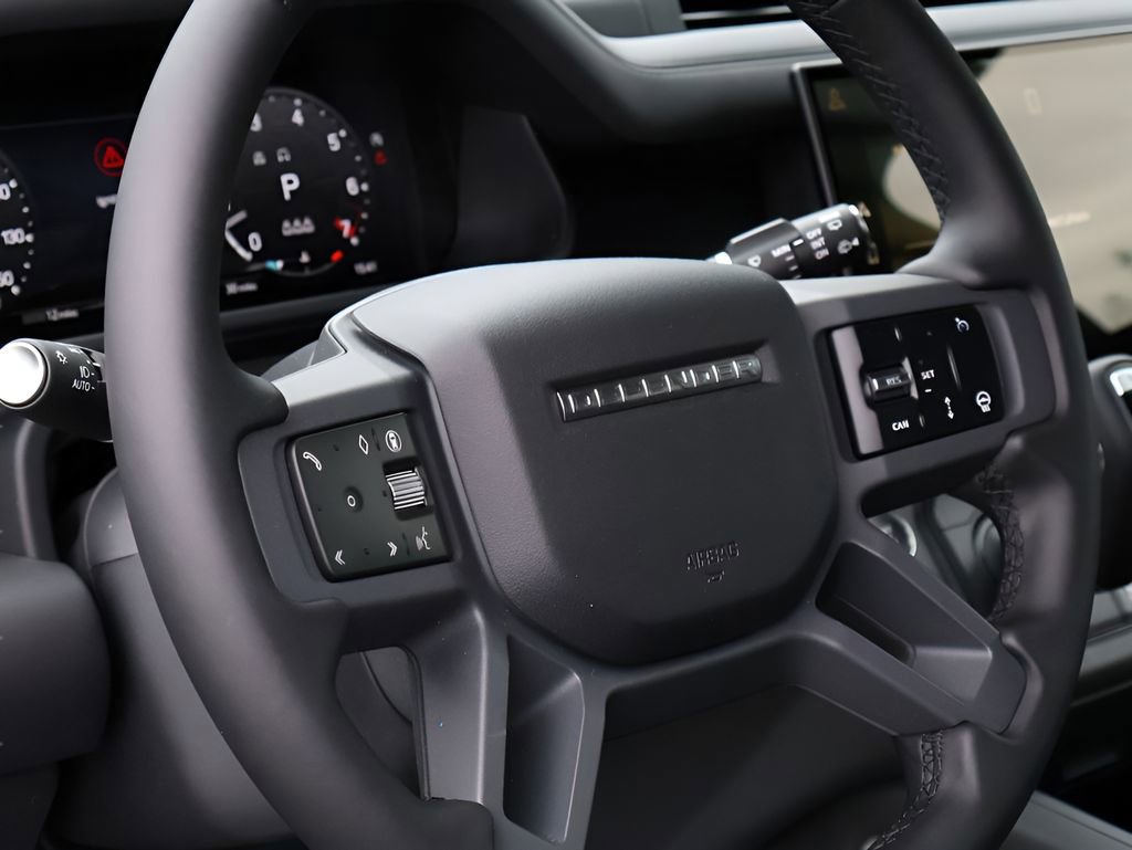 New 2026 Land Rover Defender 110 X-Dynamic SE AWD/4WD image 17