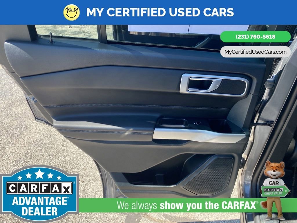 Used 2023 Ford Explorer XLT AWD/4WD image 19