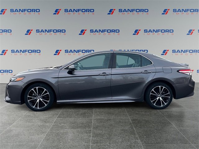 Used 2020 Toyota Camry SE image 2