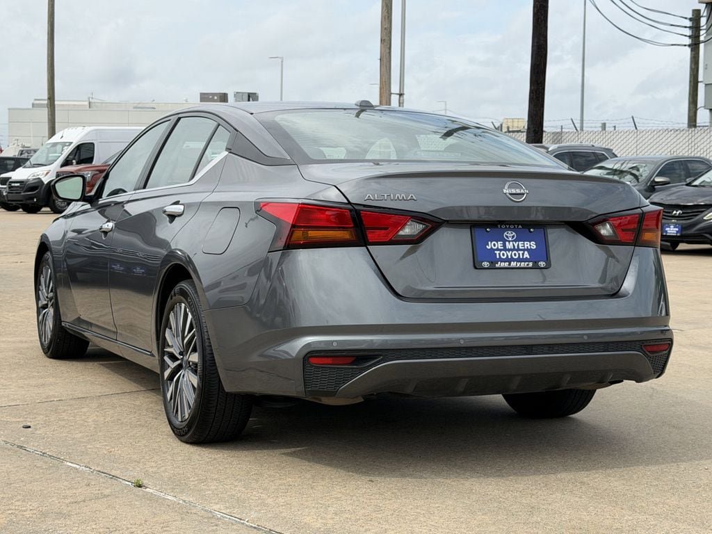 Used 2025 Nissan Altima 2.5 SV FWD image 7