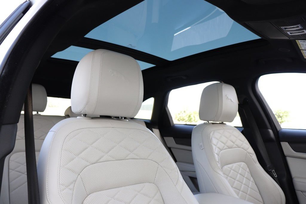 Used 2021 Jaguar F-PACE SVR AWD/4WD image 60
