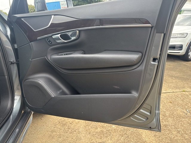 Used 2018 Volvo XC90 T6 Momentum w/ Convenience Package image 19