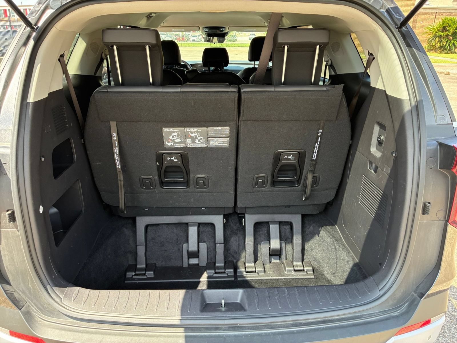 Used 2026 Kia Carnival FWD image 29