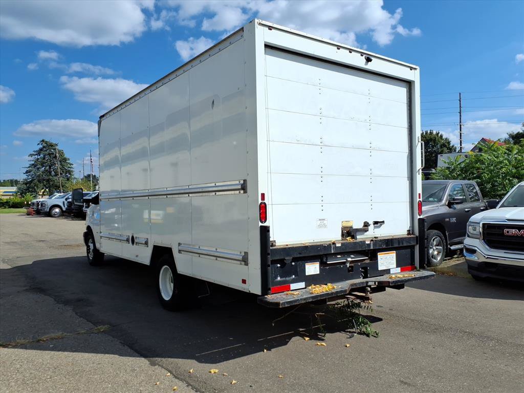 Used 2020 GMC Savana 3500 Extended w/ Driver Convenience Package RWD image 3