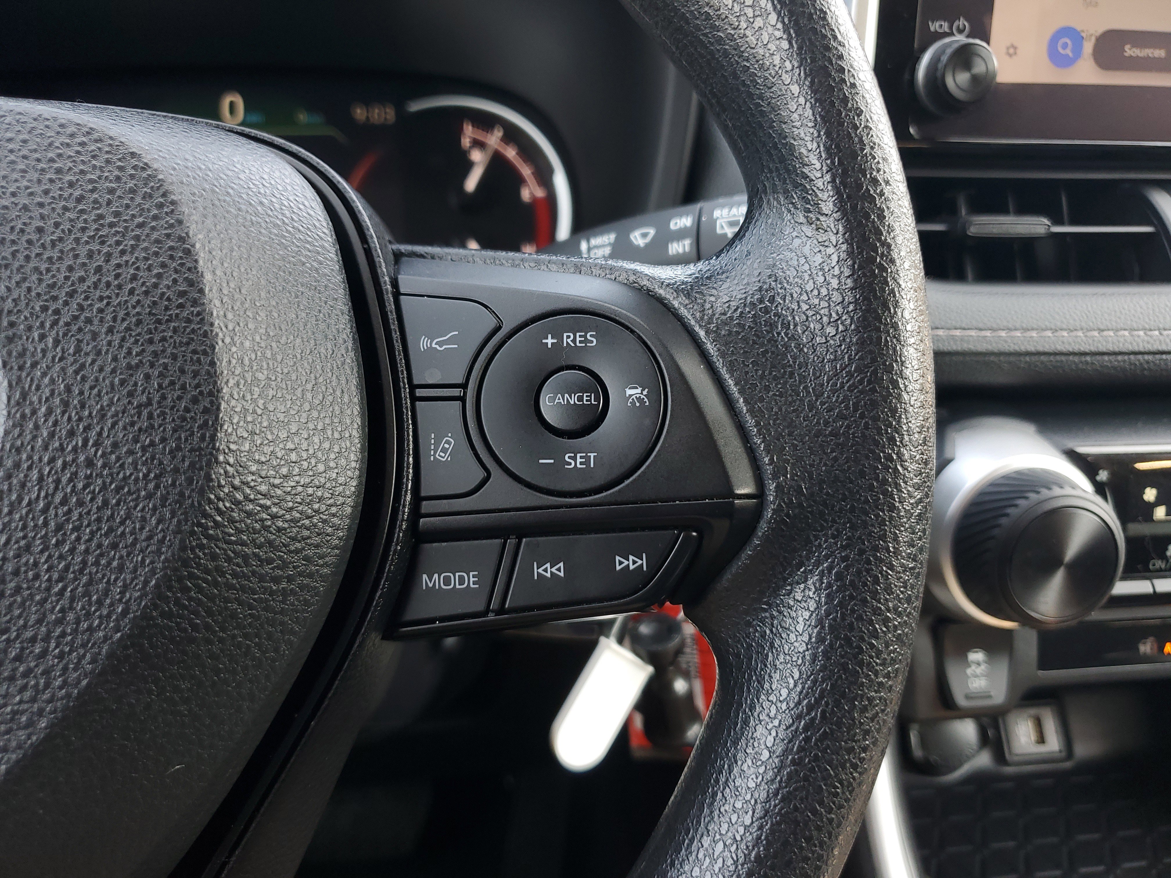 Used 2024 Toyota RAV4 LE image 22