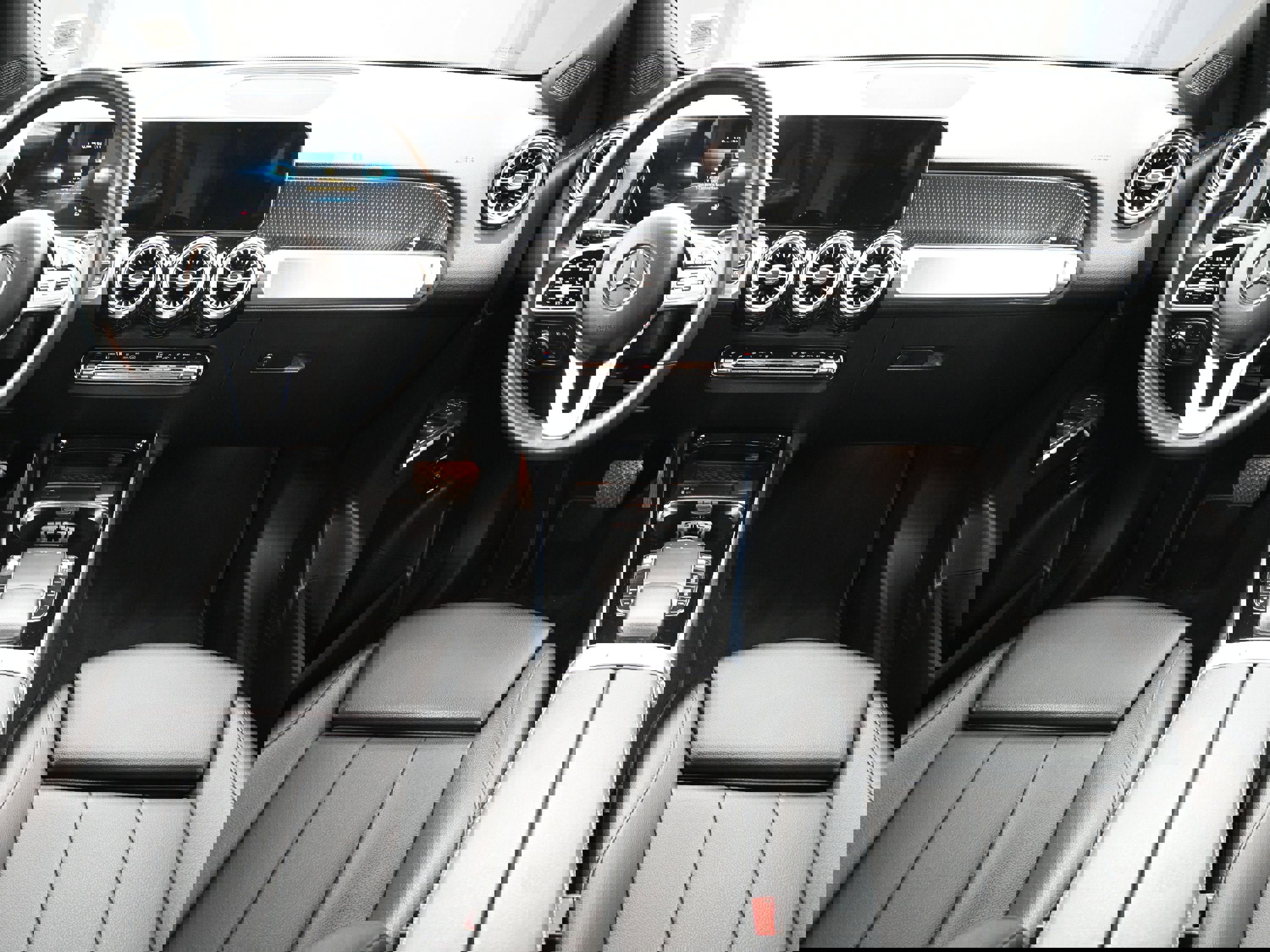 Used 2021 Mercedes-Benz GLB 250 4MATIC image 20