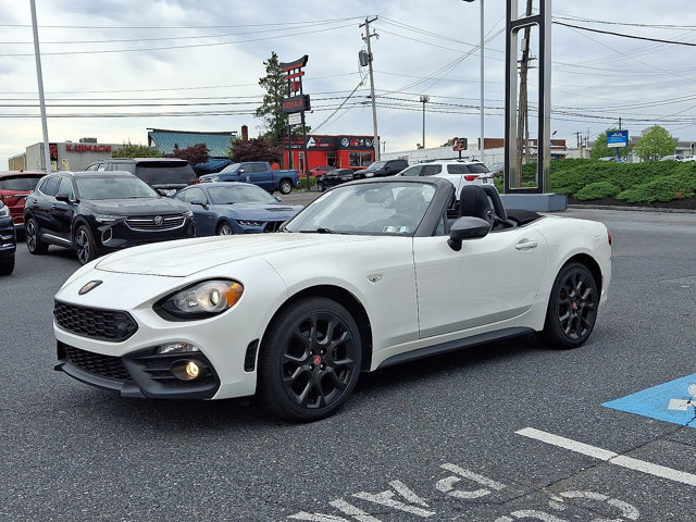 Used 2020 FIAT 124 Spider Abarth w/ Convenience Group RWD image 3