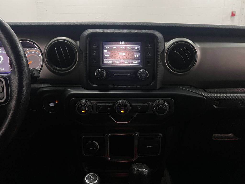 Used 2020 Jeep Wrangler Sport AWD/4WD image 19