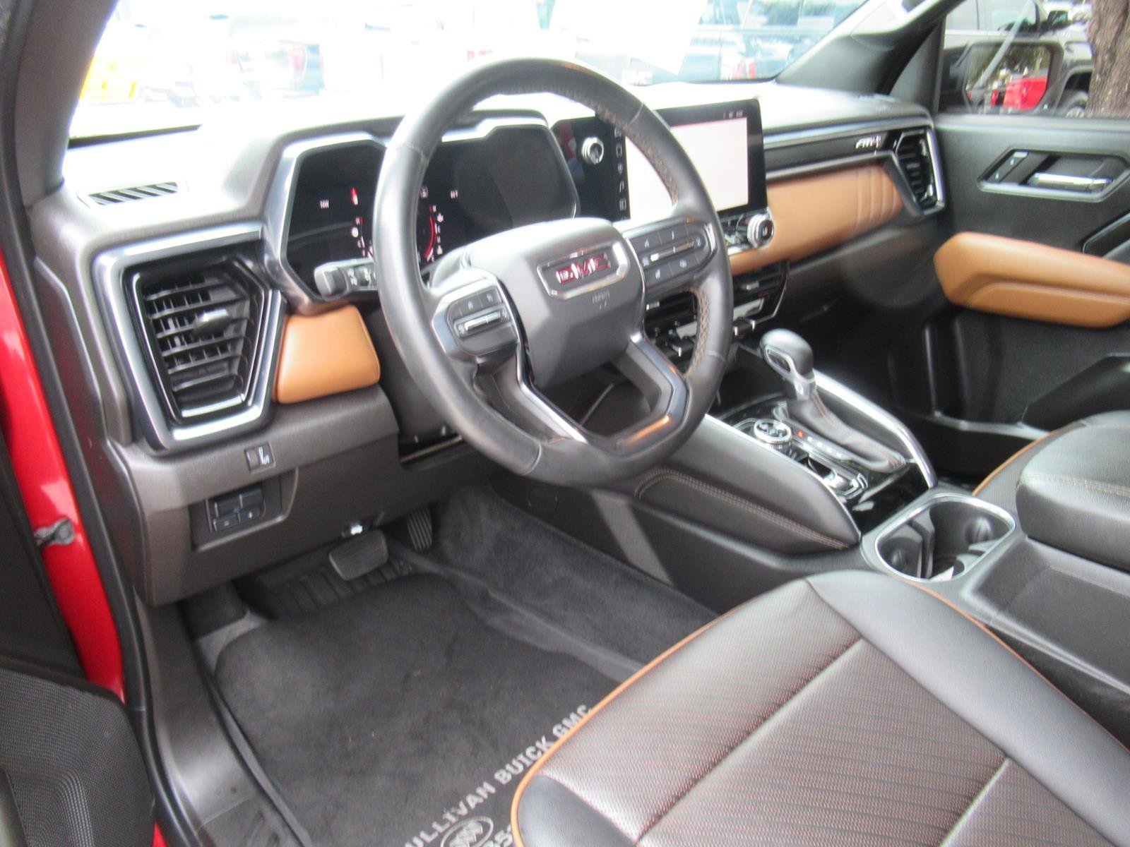 Used 2023 GMC Canyon AT4 w/ AT4 Premium Package AWD/4WD image 16