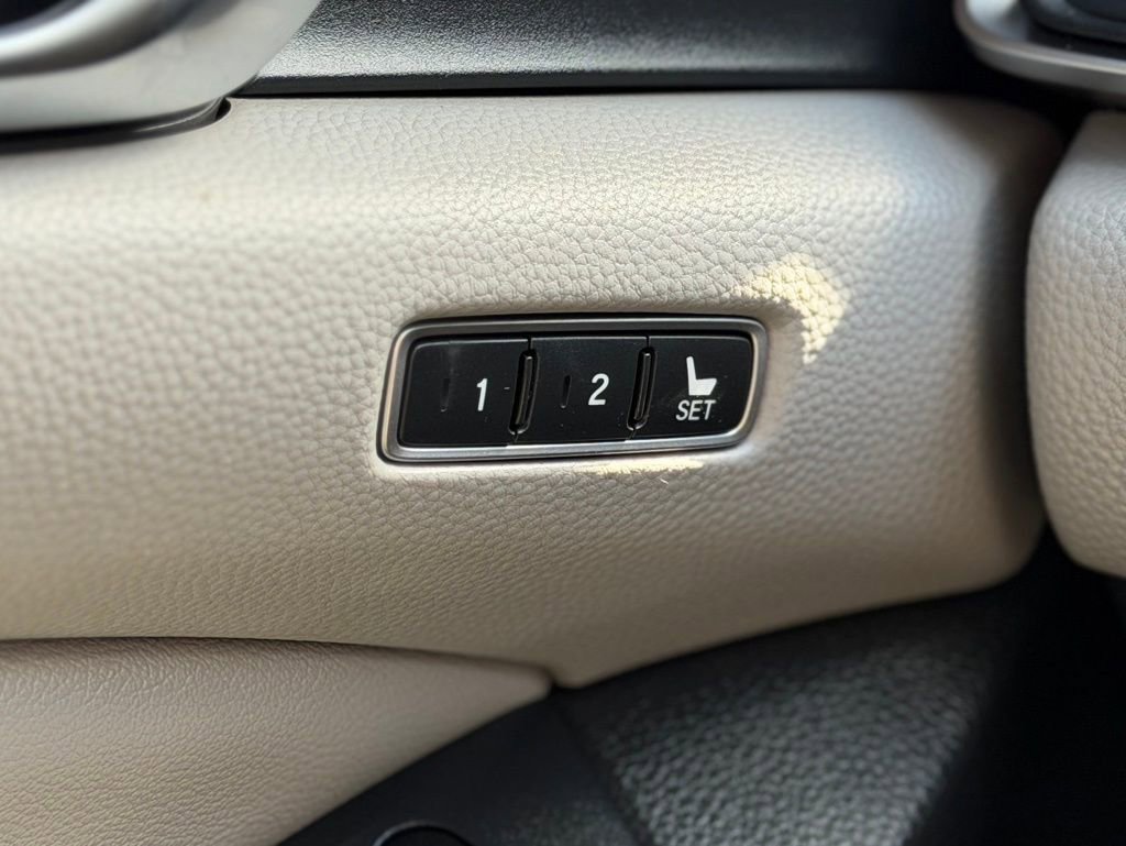 Used 2019 Honda Accord Touring image 24