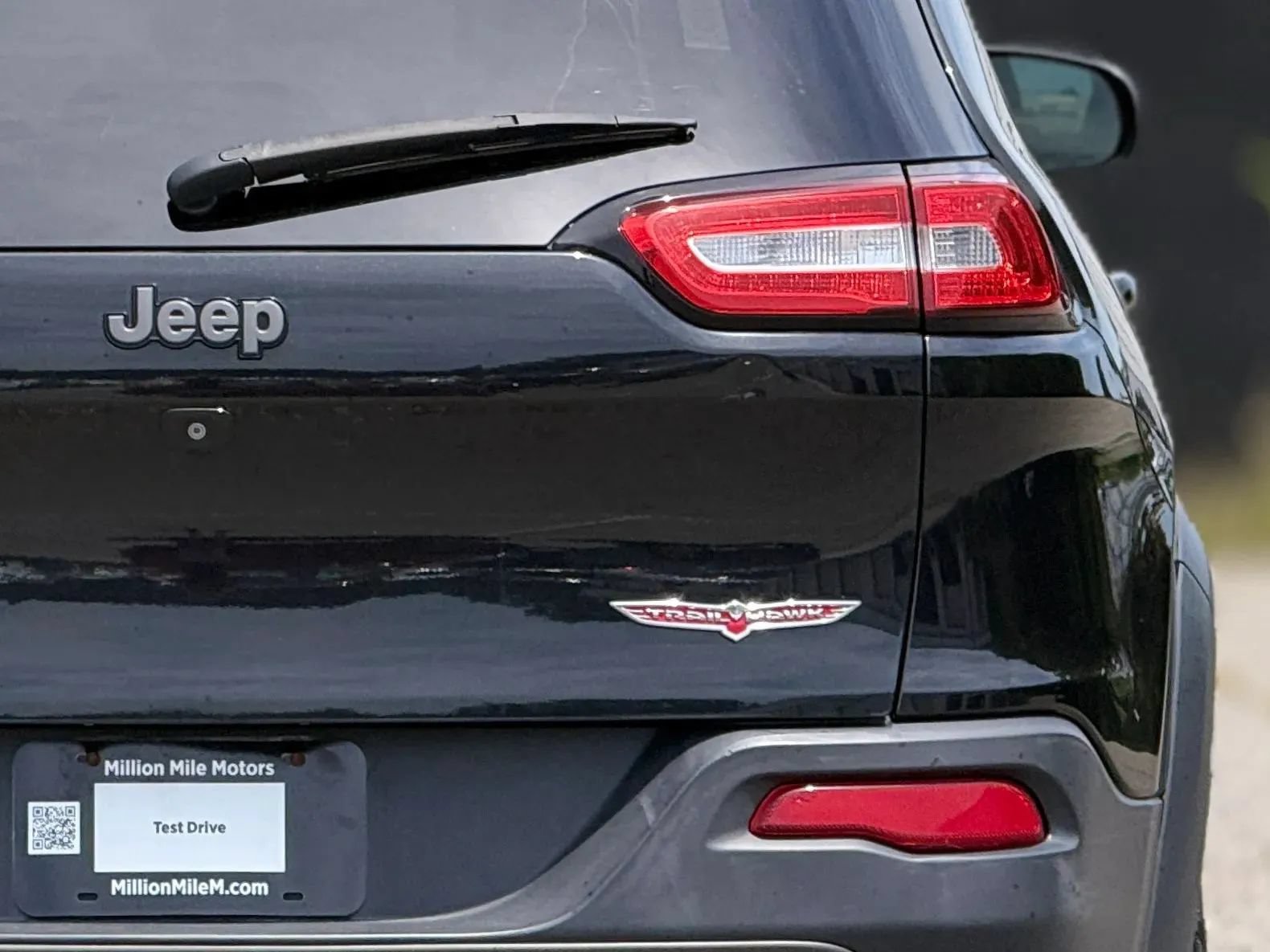 Used 2014 Jeep Cherokee Trailhawk w/ Comfort/Convenience Group AWD/4WD image 14