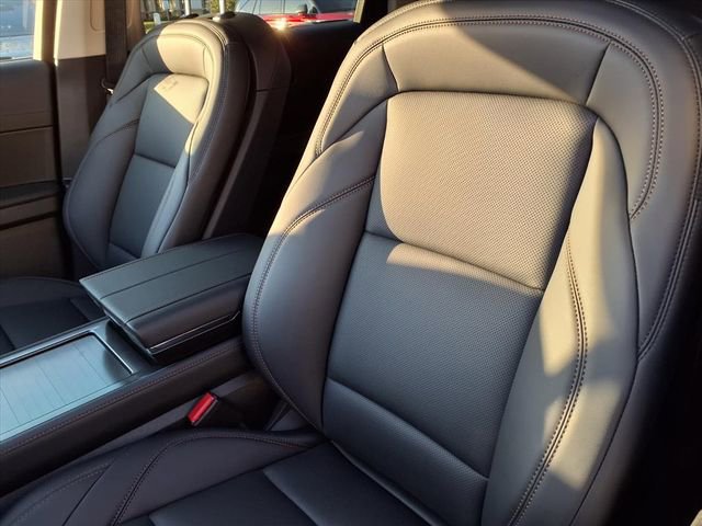 New 2026 Lincoln Nautilus Premier image 8