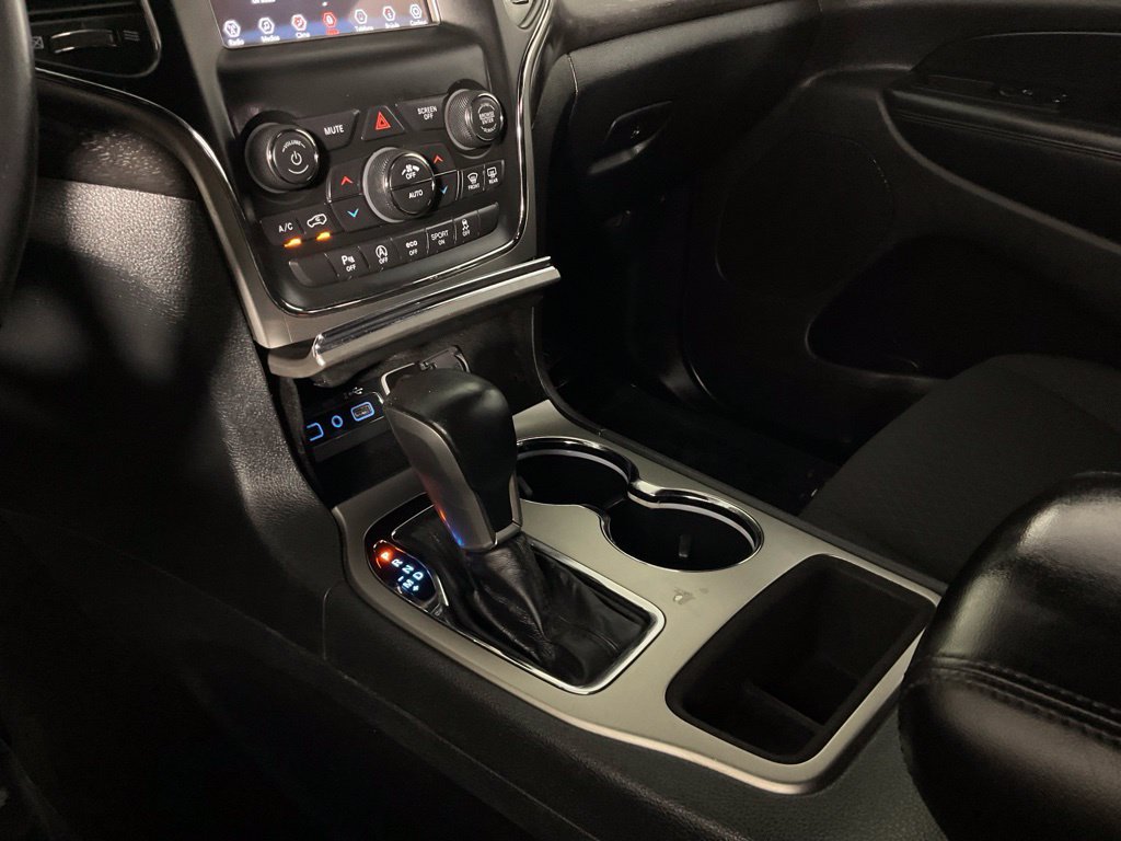 Used 2018 Jeep Grand Cherokee Laredo RWD image 18