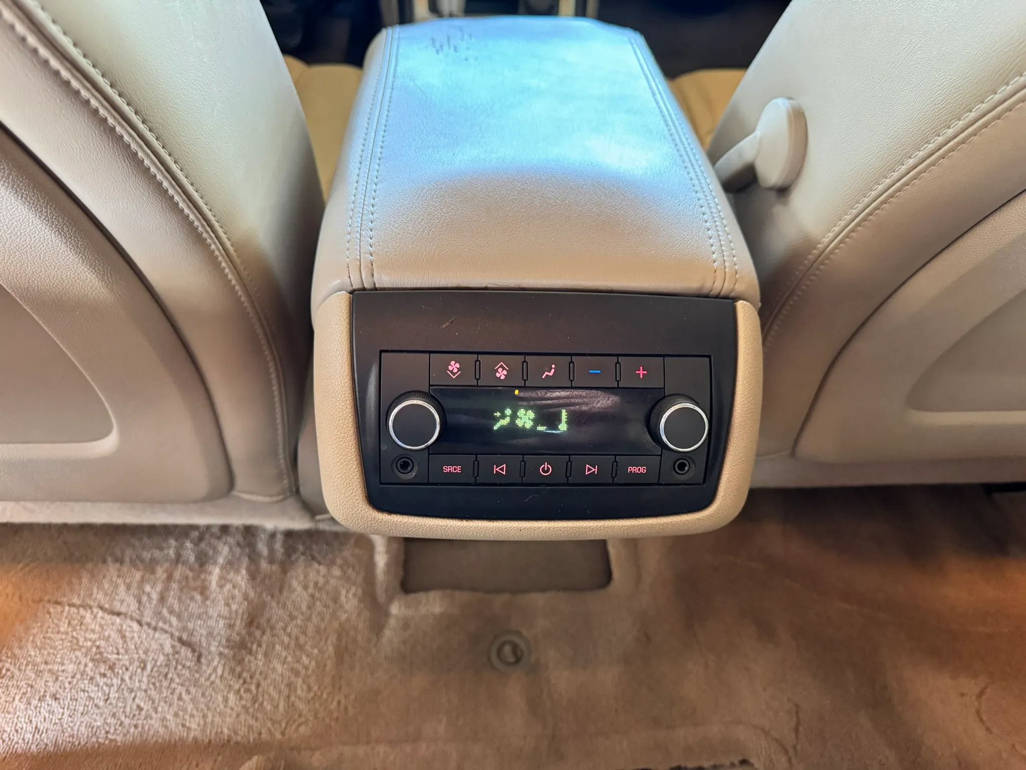 Used 2011 GMC Acadia SLT FWD image 19