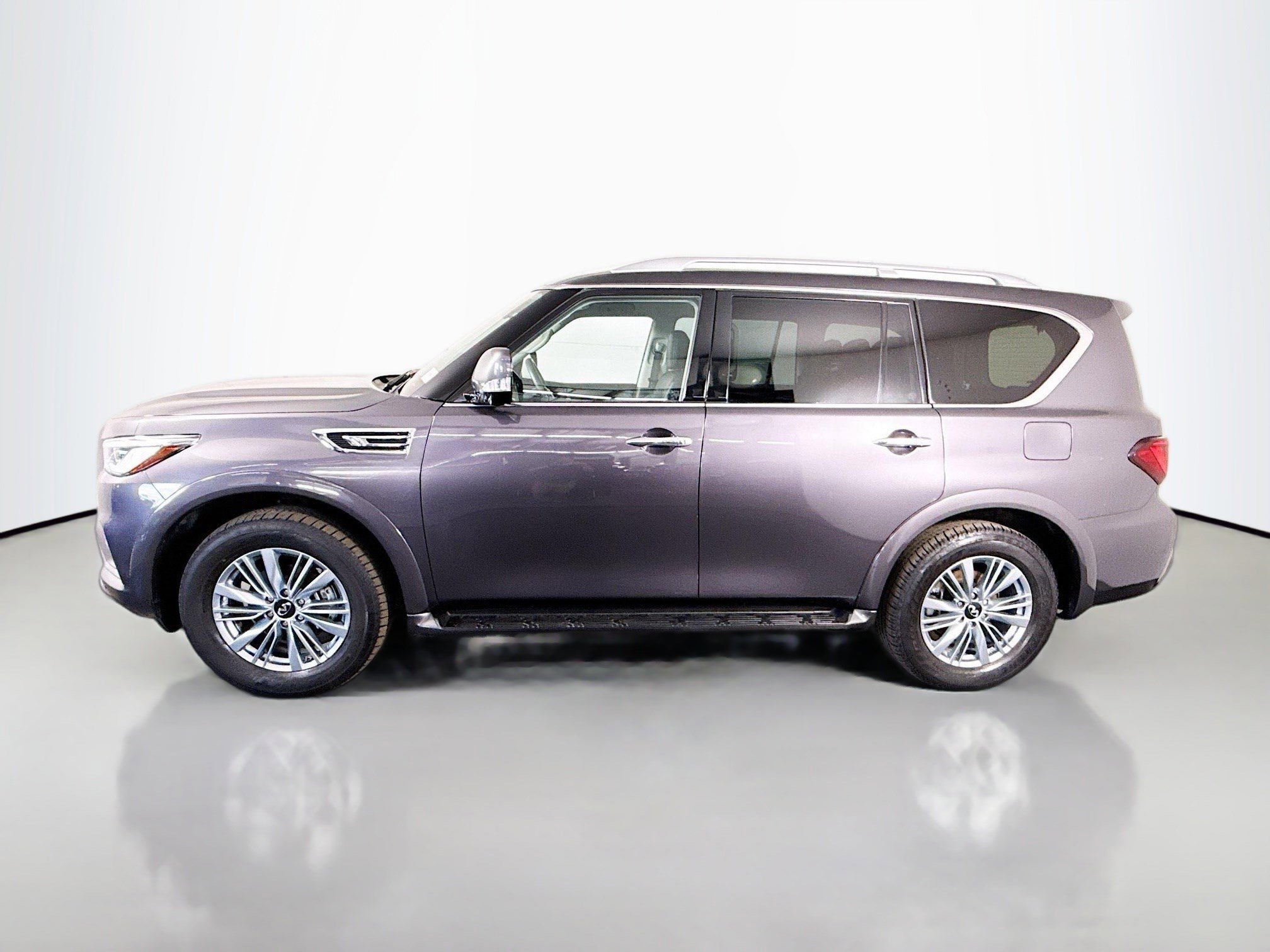 Used 2024 INFINITI QX80 Luxe RWD image 6