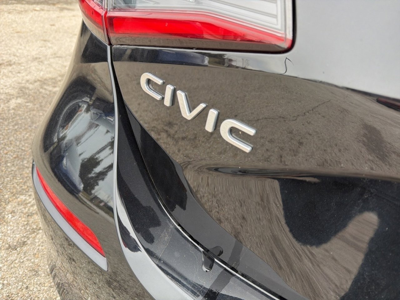 Used 2024 Honda Civic LX image 9