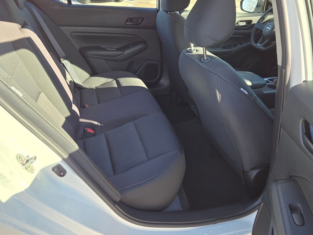 Used 2025 Nissan Altima 2.5 S FWD image 7